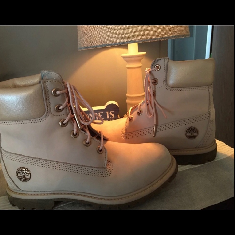 Women’s Light Pink Timberlands